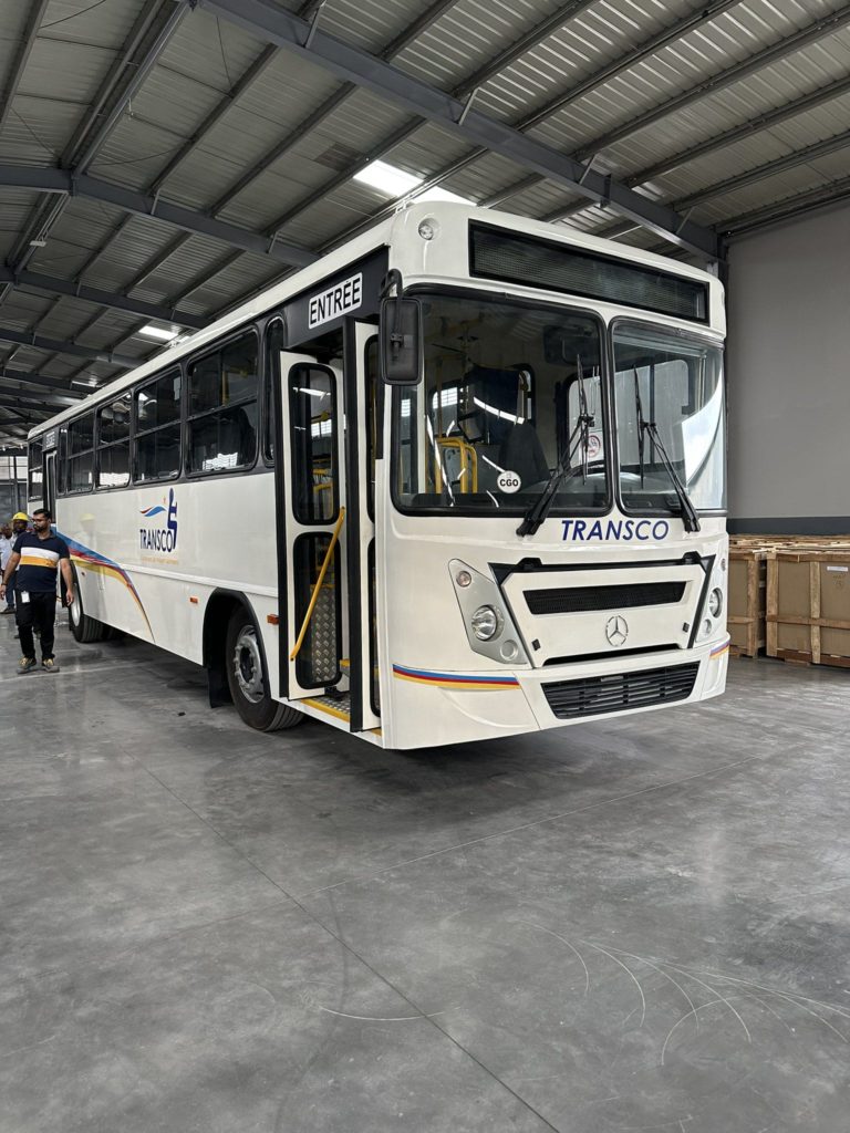 RDC : 25 bus Mercedes seront désormais montés chaque mois à Kinshasa