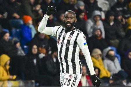 Foot : Arthur Masuaku retrouve les terrains