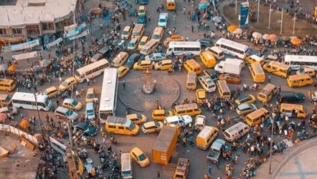 Kinshasa : la Police instaure un système de rotation des équipes pour réduire les embouteillages