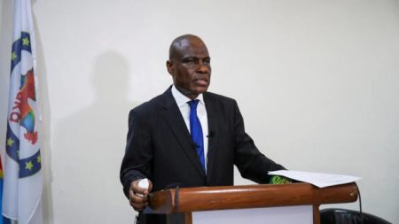 Martin Fayulu : « Félix Tshisekedi veut changer la Constitution pour laisser l’Est entre les mains de Kagame »