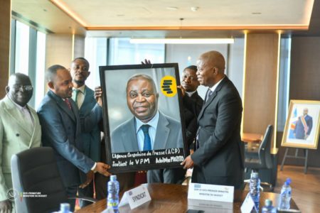 RDC : Adolphe Muzito arbitre le différend salarial à l’Agence Congolaise de Presse
