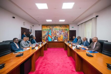 RDC : le gouvernement se félicite de la stabilité du franc congolais
