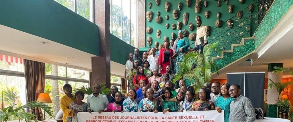 16 jours d’activisme : le Réseau des journalistes pour la santé sexuelle et reproductive lance la campagne « Dignité pour Elle »