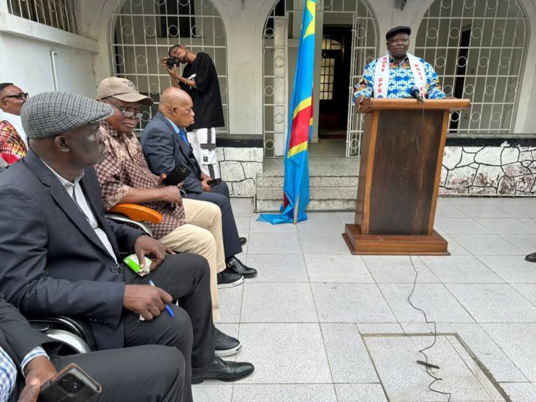 « Une sortie manquée qui a ruiné sa notoriété » : Lisanga Bonganga accuse Joseph Kabila de soutenir la « balkanisation » de la RDC