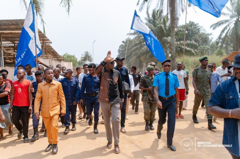 Tshuapa : à Boende et Monkoto, Mukoko Samba évalue les infrastructures et les défis du développement local