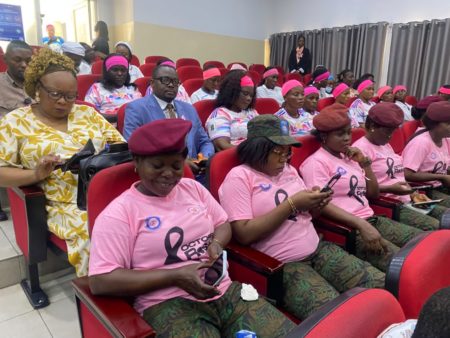 Cancers féminins : 3.000 femmes ciblées, l’armée veut pérenniser le dépistage